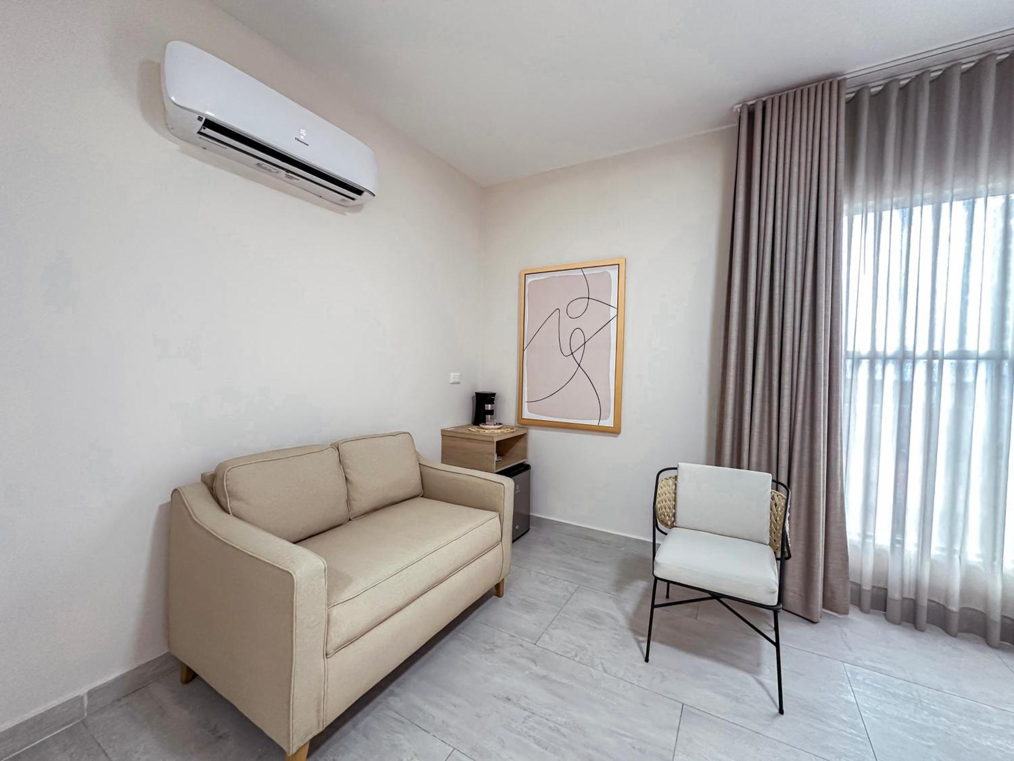 De Mae Hotel